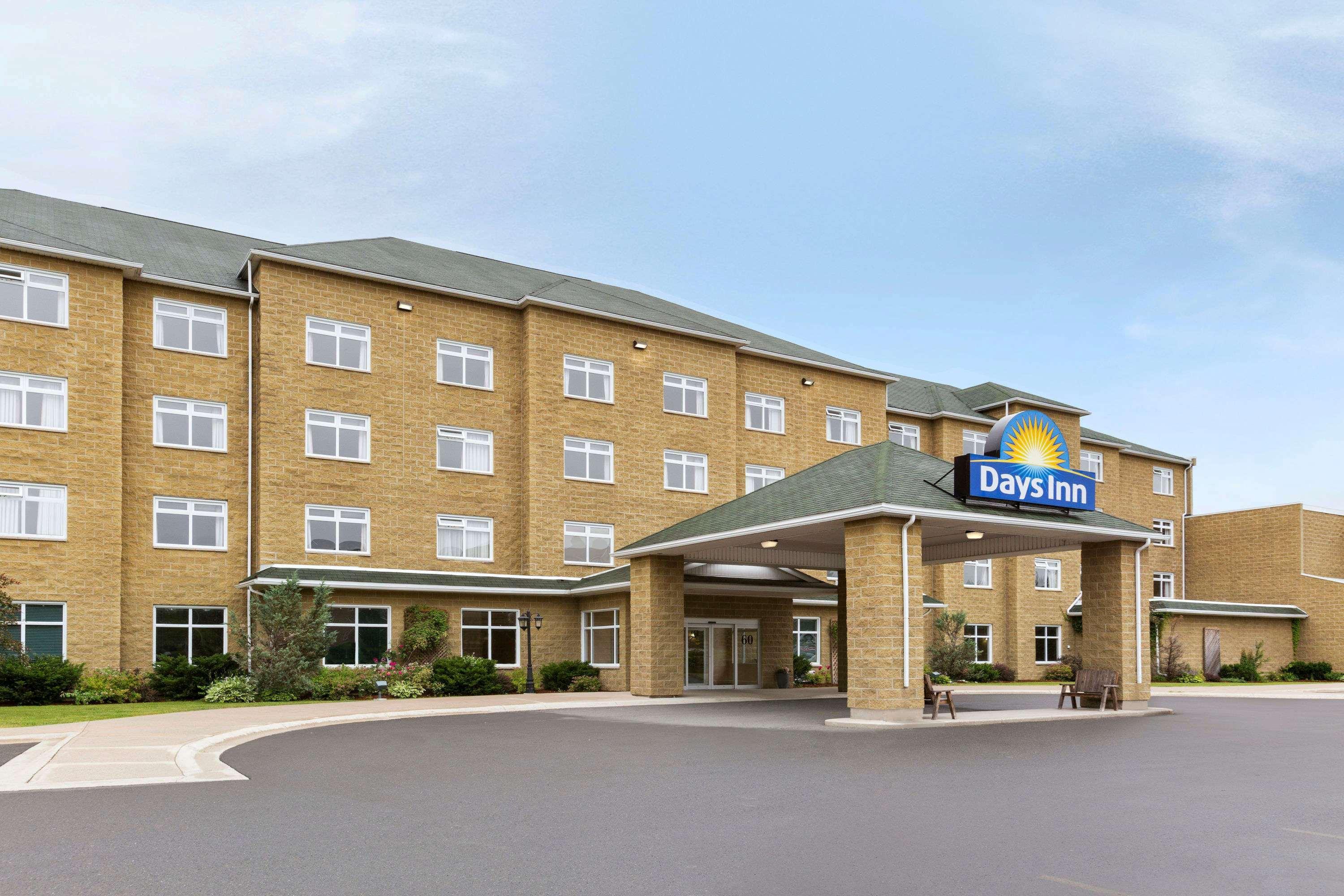 Days Inn By Wyndham Oromocto Conference Centre Екстер'єр фото